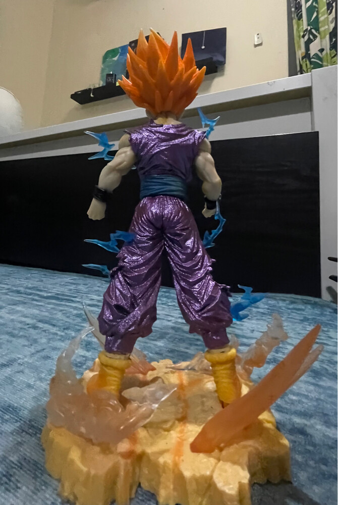 trunks super saiyan figure  - 2