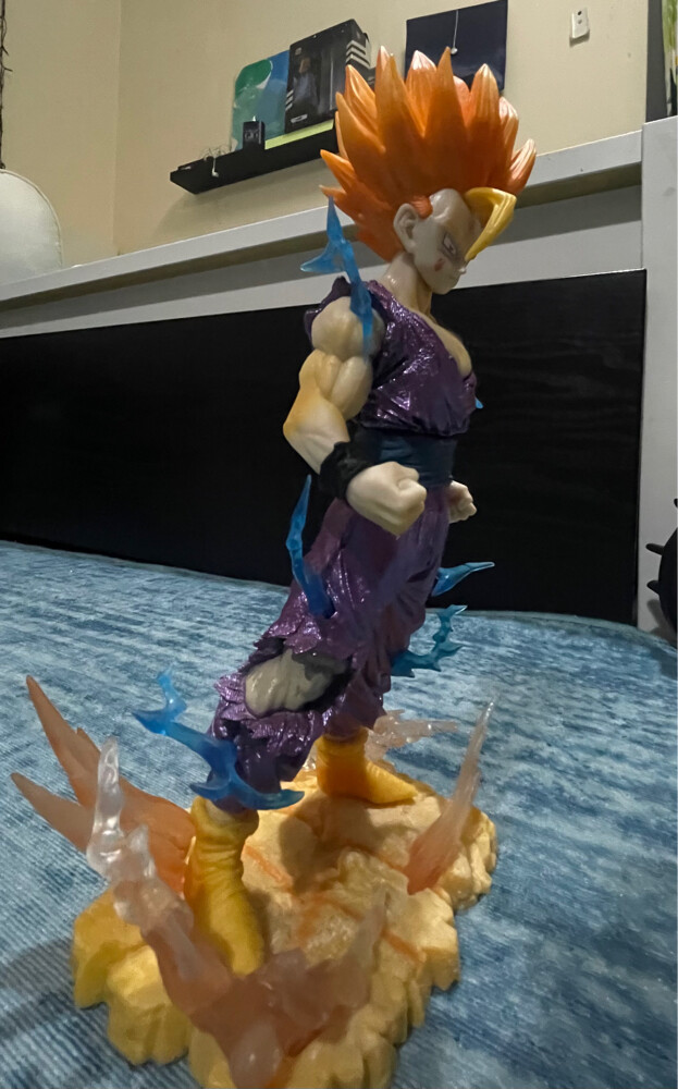 trunks super saiyan figure  - 3