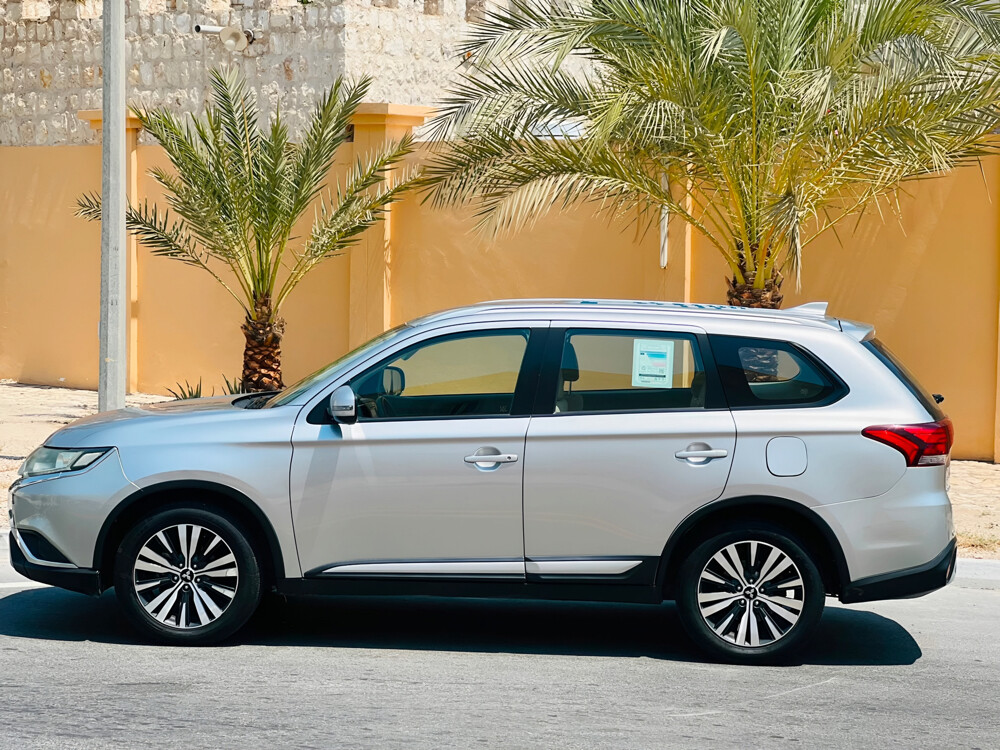 MITSUBISHI OUTLANDER 2020 - 9