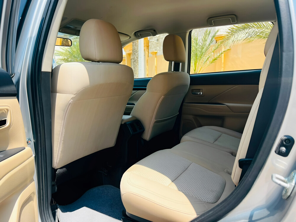 MITSUBISHI OUTLANDER 2020 - 11