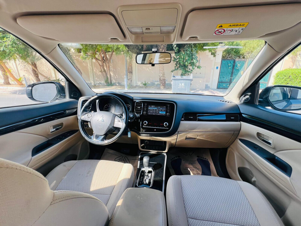 MITSUBISHI OUTLANDER 2020 - 6