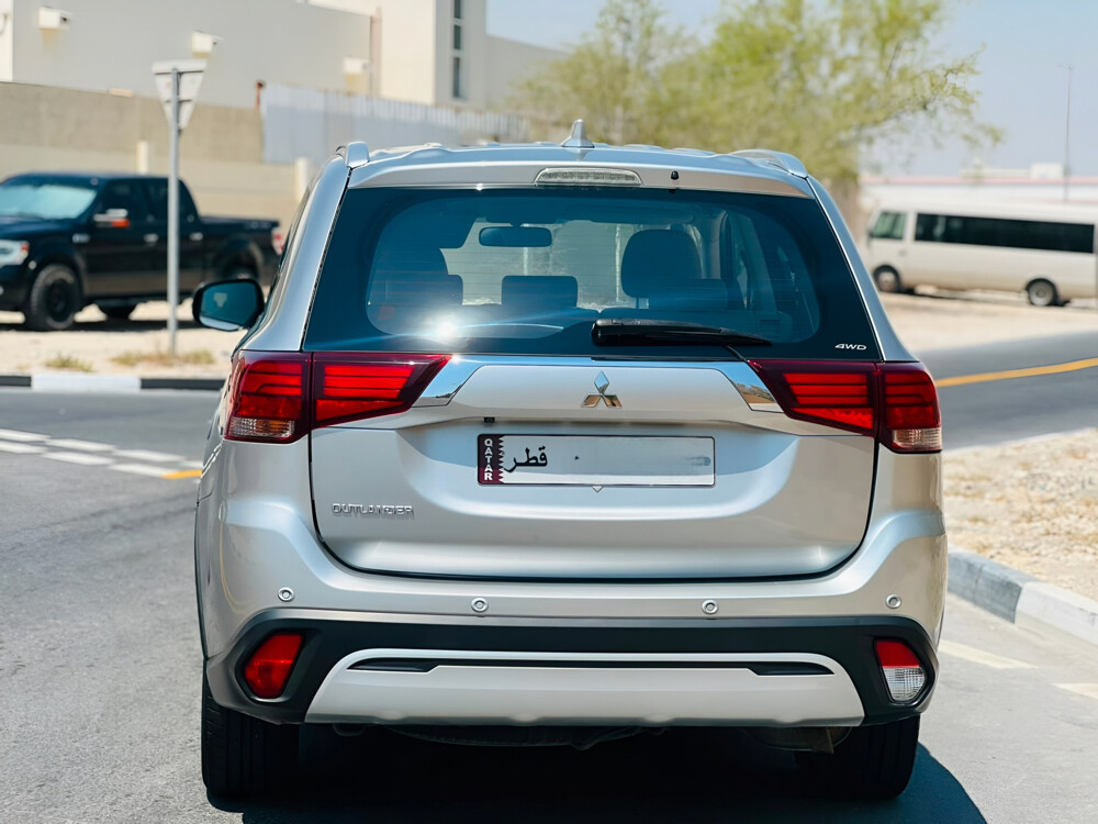 MITSUBISHI OUTLANDER 2020 - 3