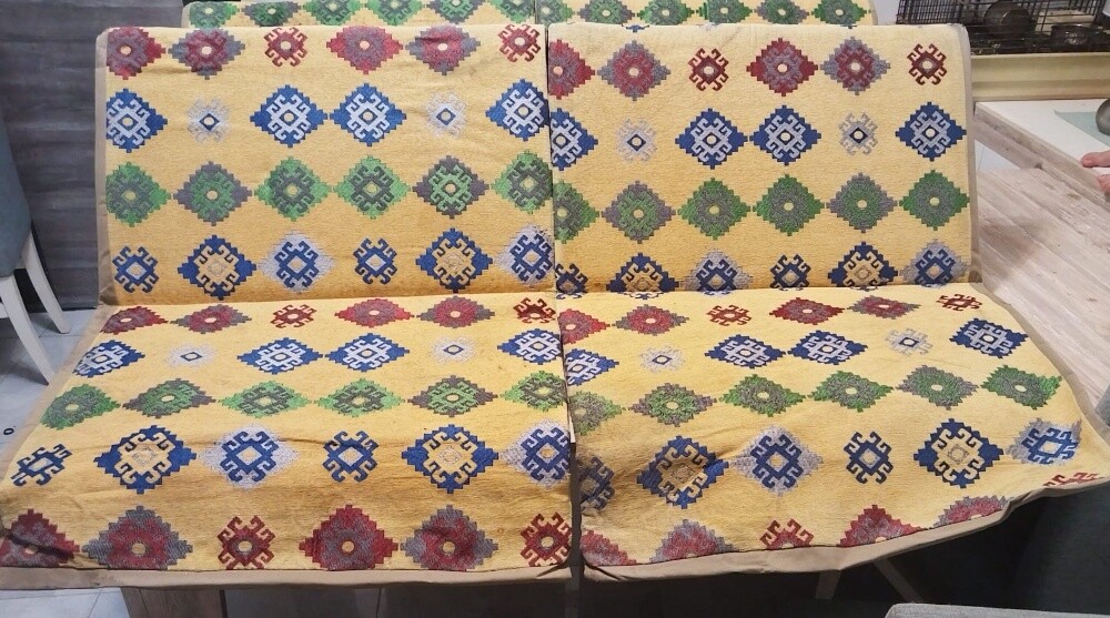 A floor seating set that opens and - 1