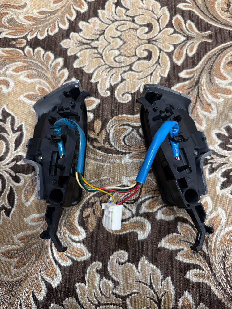 steering control buttons - 2