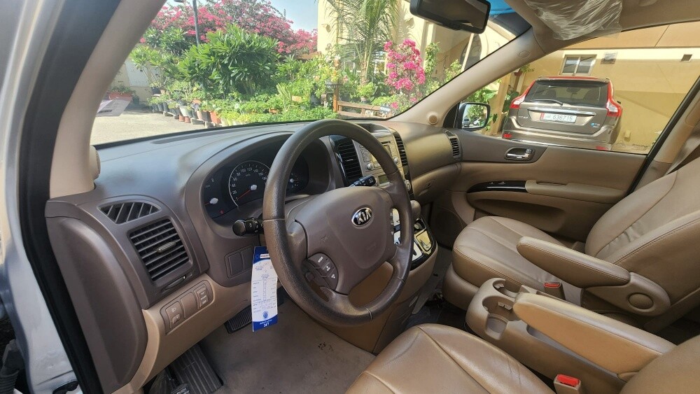 2013 Kia Carnival V6 Full Option - 8