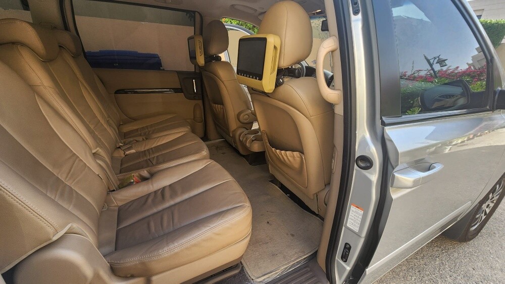 2013 Kia Carnival V6 Full Option - 16