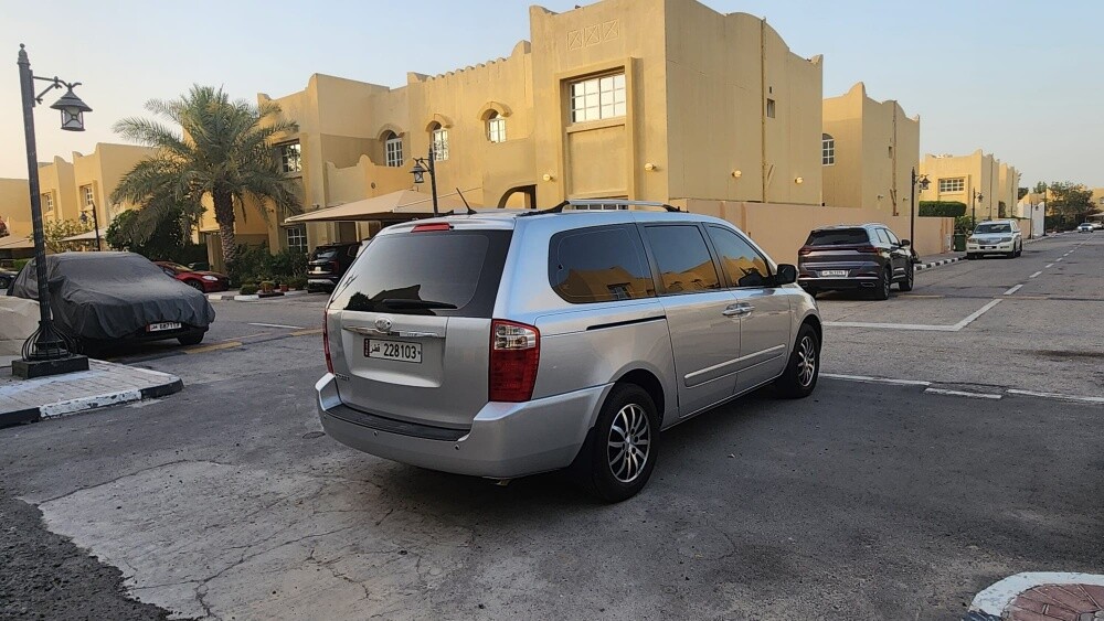2013 Kia Carnival V6 Full Option - 4