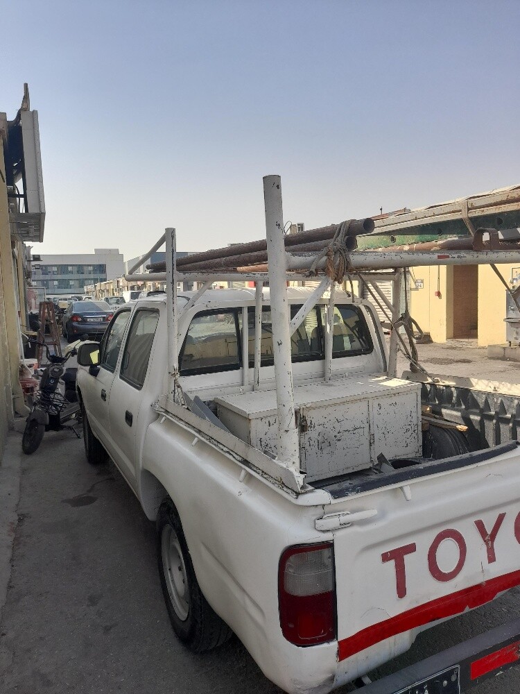 Toyota hillux 2000 model - 2