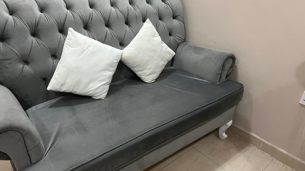 طقم كنب مع الستارة - 2