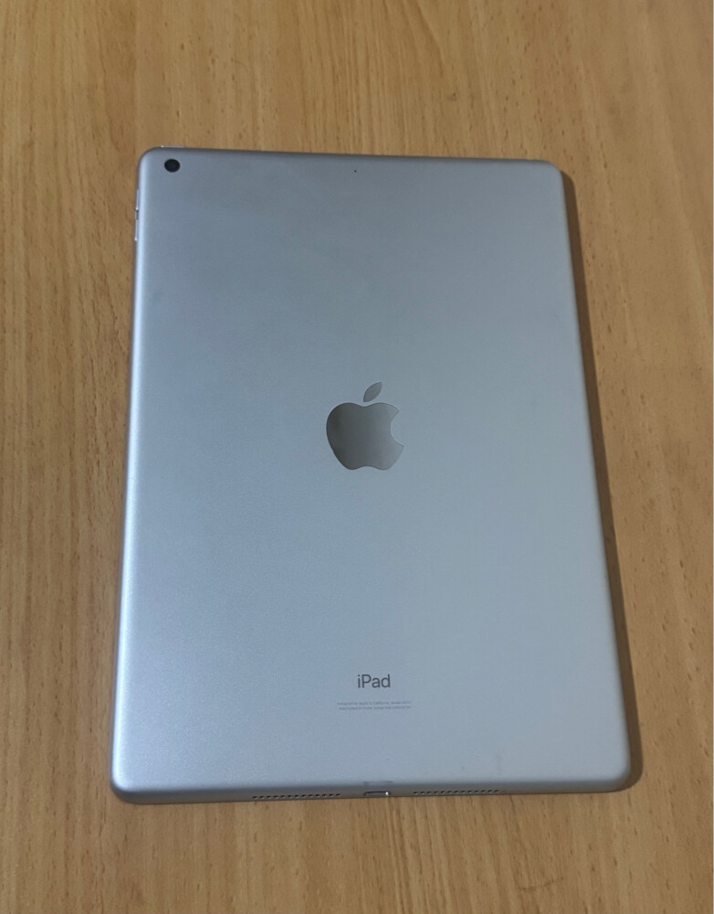 iPad 7th gen , iOS 18 , original  - 5
