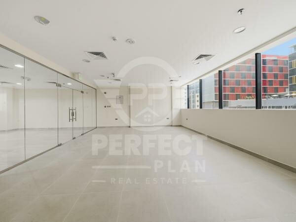 مكتب غير مفروش للإيجار في منتزة - 1