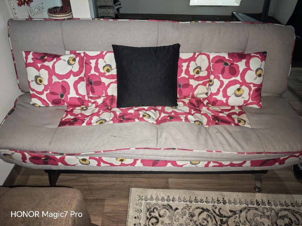 VersaRest Floral 2-in-1 Sofa Bed - 2