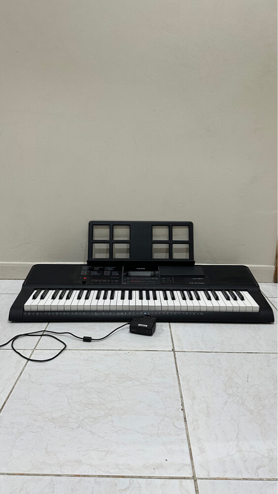 Casio CT-X700 Electronic Keyboard - 1