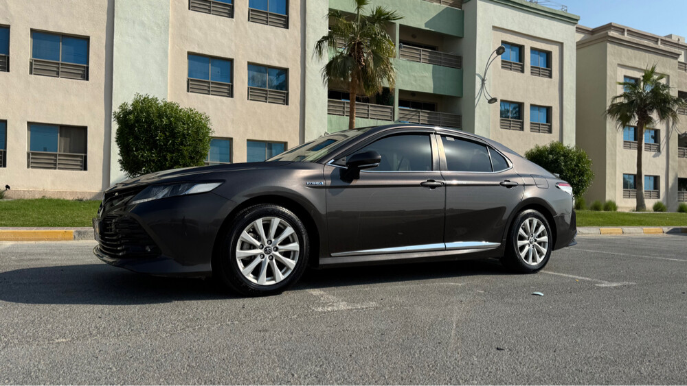 Toyota Camry hybrid  - 2