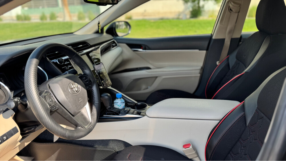 Toyota Camry hybrid  - 7