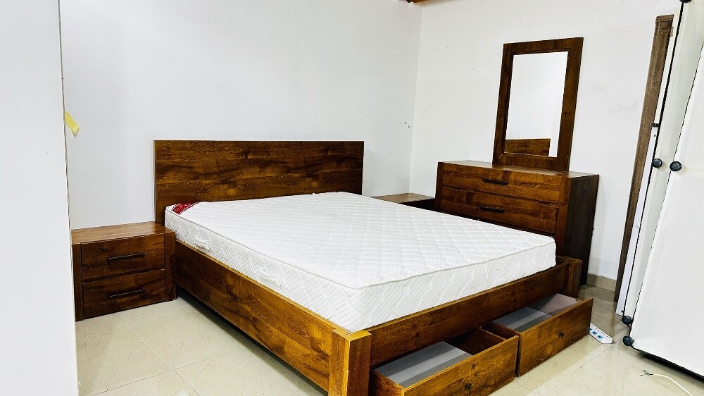 bed for sell call me 77774851 - 5