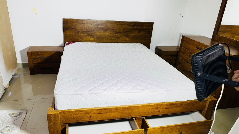 bed for sell call me 77774851 - 3