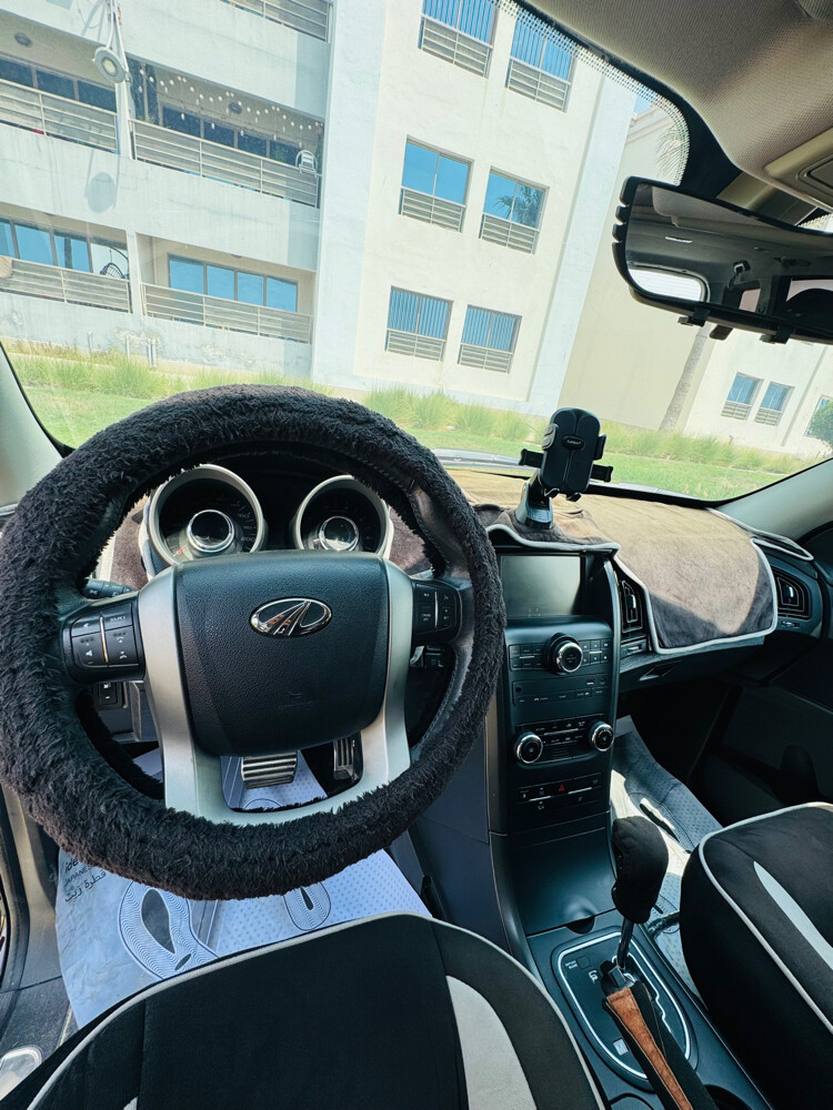 Mahindra XUV 500, 2018 W10 - 19