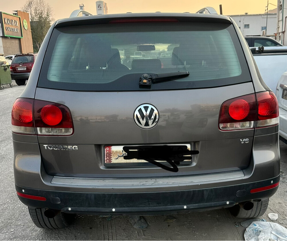 Volkswagen Touareg all parts availa - 1