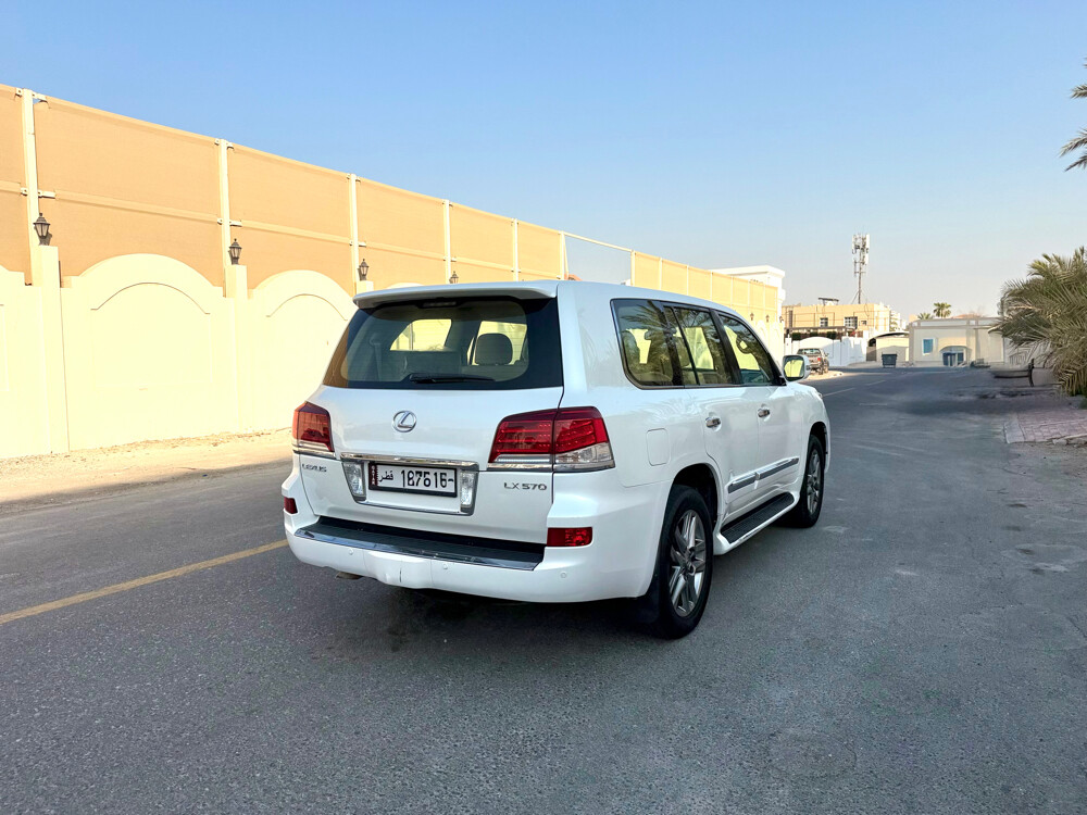 Lexus LX 570, 2014 Model - 3