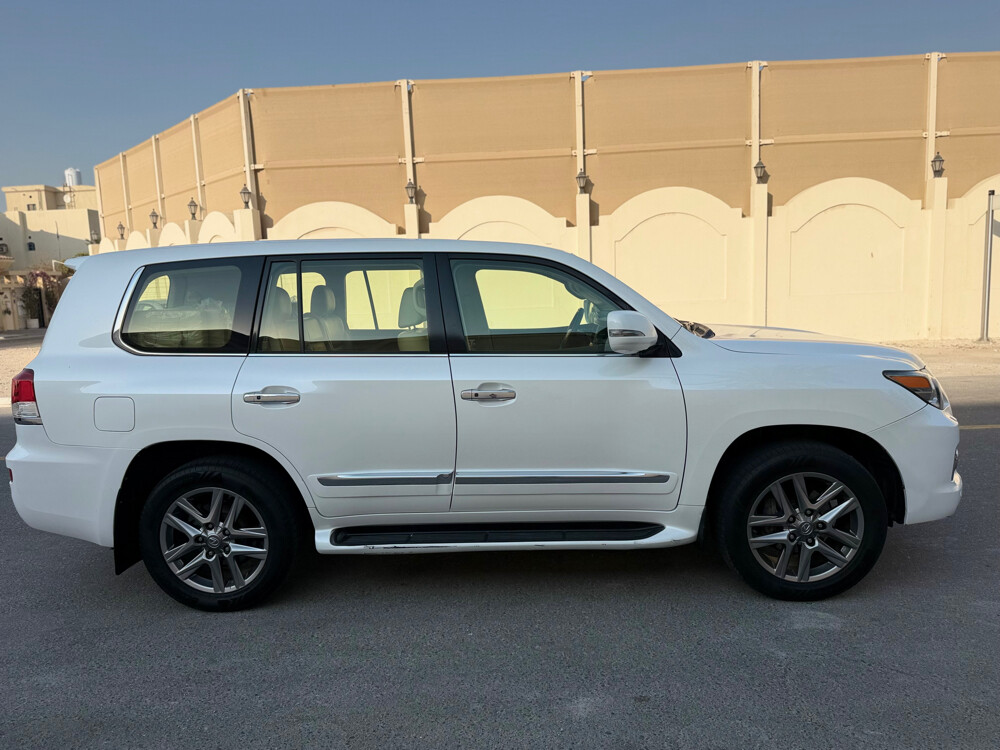 Lexus LX 570, 2014 Model - 6