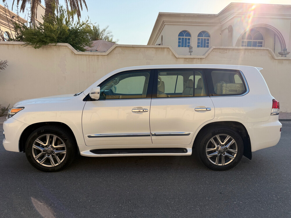 Lexus LX 570, 2014 Model - 5