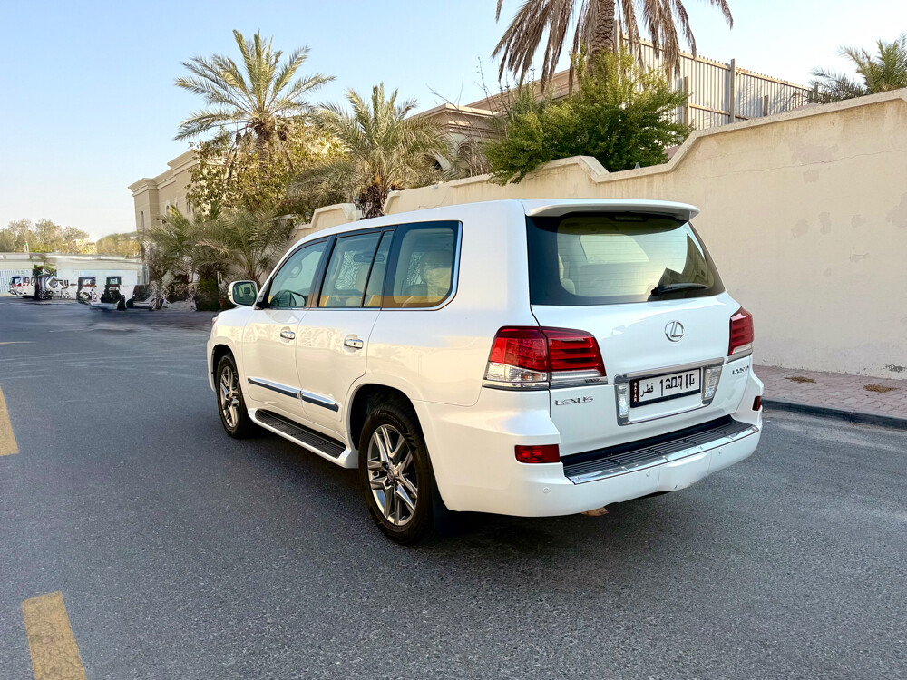 Lexus LX 570, 2014 Model - 4