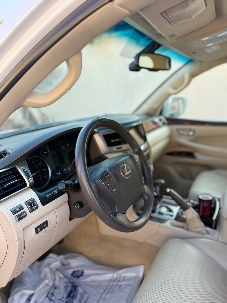 Lexus LX 570, 2014 Model - 8