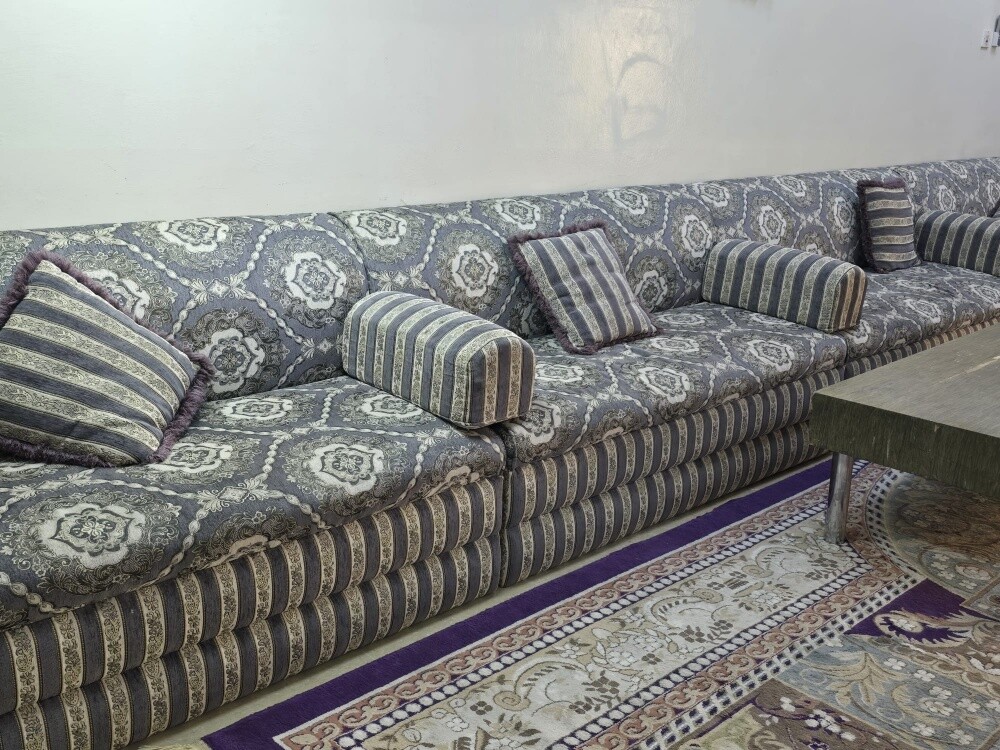 طقم كراسي مجلس مع طاولات - 4