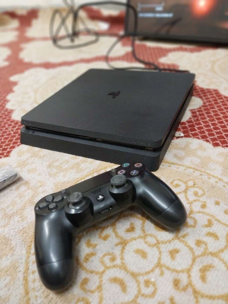 PS4 Console with Controller, Cables - 2