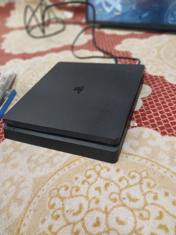 PS4 Console with Controller, Cables - 1