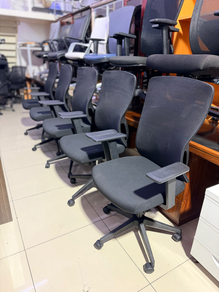 Premium Workstation table Selling - 18