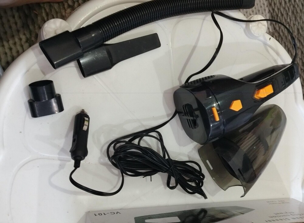 car vacuum cleaner like new - 1