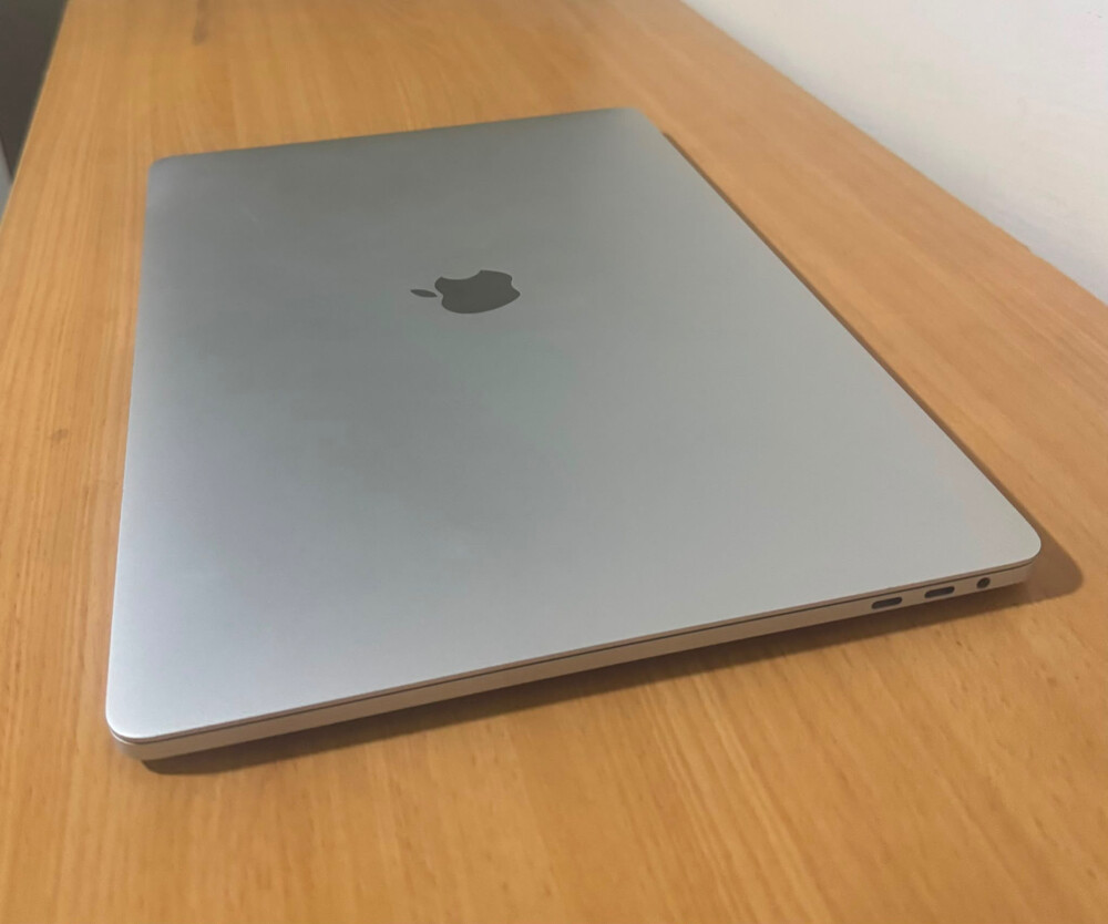 MacBook Pro 15-inch Core i9 USA - 3