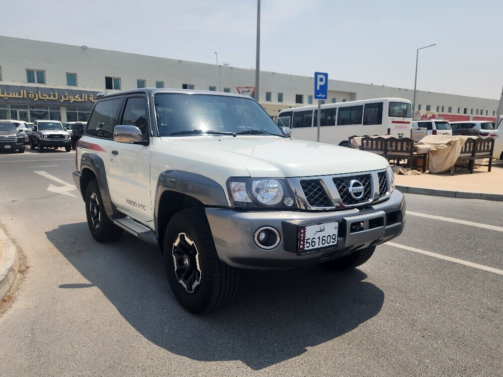 Nissan Super Safari 2022 white  - 2