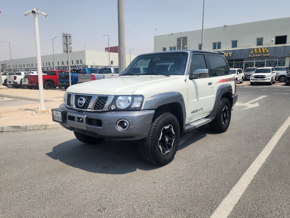 Nissan Super Safari 2022 white  - 3