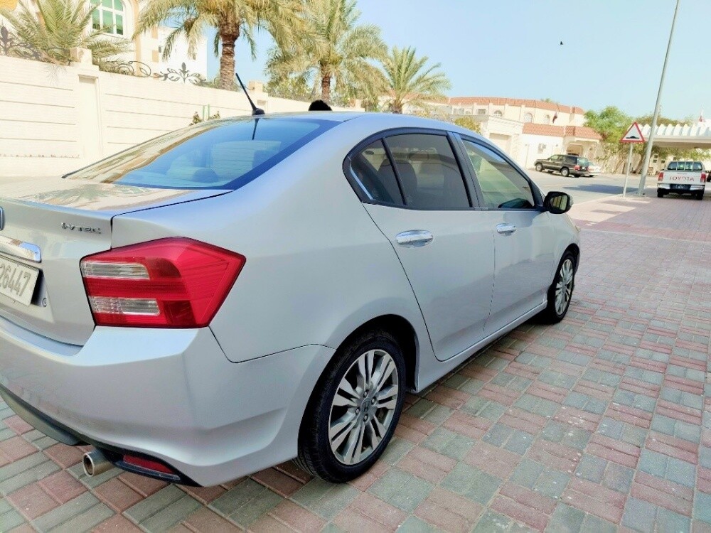 Honda city 2012 every think well - 4