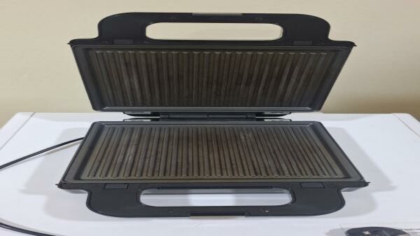 Sandwich Maker Grill - 3