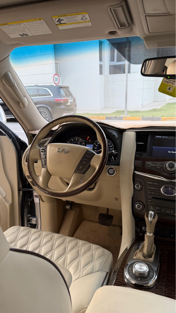 Infiniti QX56 Perfectly Maintained  - 3