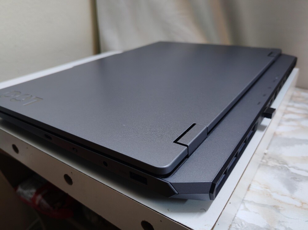 Lenovo loq 15 - 8