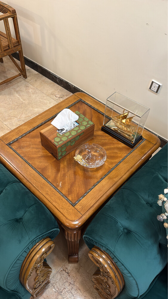 Sofas with 4 Tables - 5