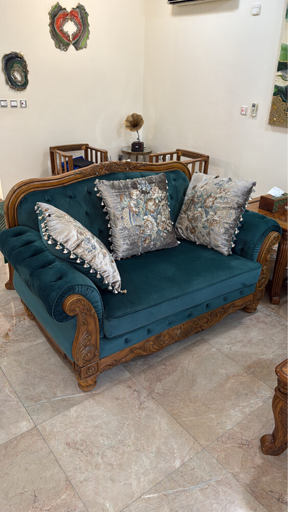 Sofas with 4 Tables - 7