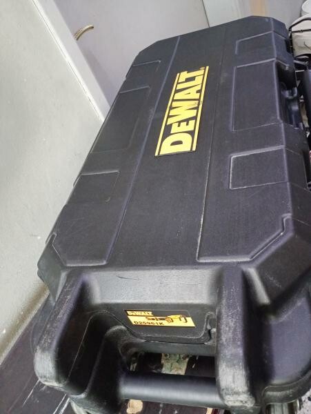DeWalt hammer - 3