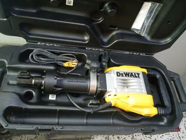 DeWalt hammer - 5