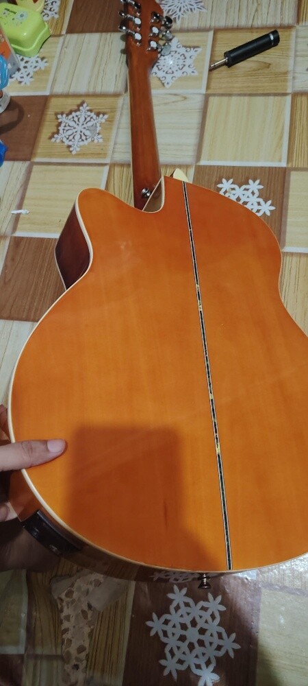 AXE acoustic/semi-acoustic guitar - 6