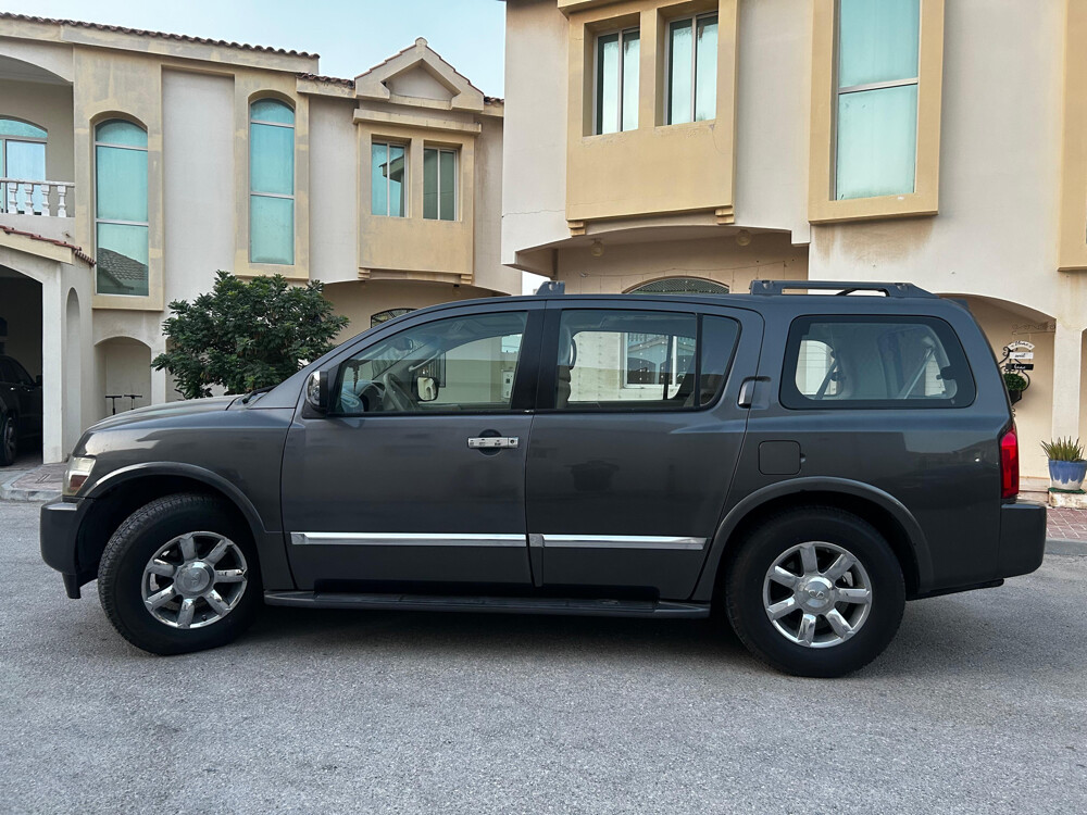 Infiniti QX56  - 5