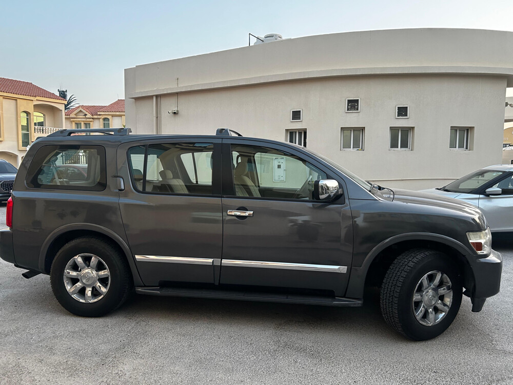Infiniti QX56  - 2