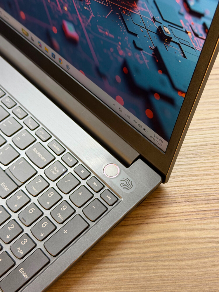 Lenovo ThinkBook - 7