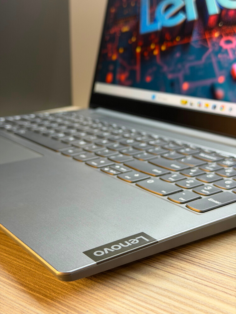 Lenovo ThinkBook - 4
