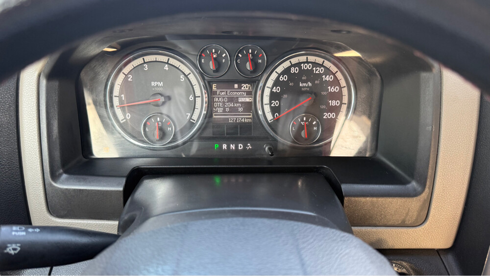 RAM 129000 km only full insurance  - 7
